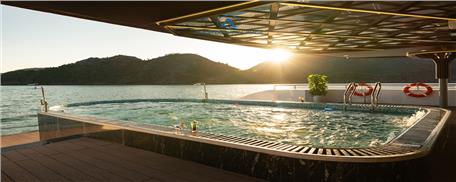 Du Thuyền Aqua Luxury